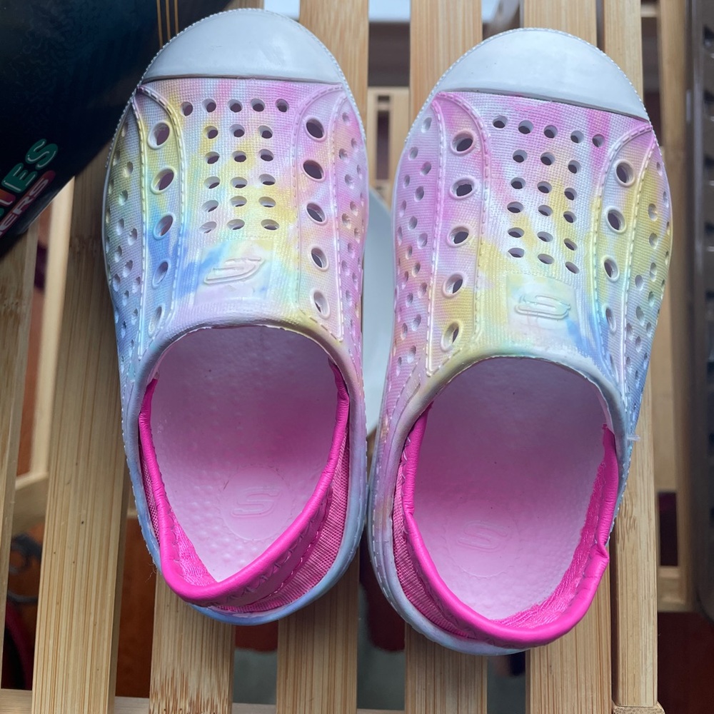 sketcher foamies toddler size 7 water shoe. - Picture 2 of 7